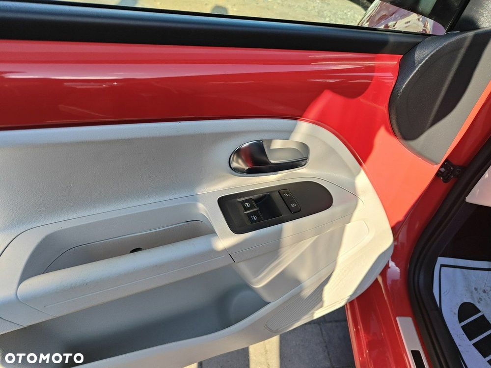 Volkswagen up! 1.0 Beats - 16