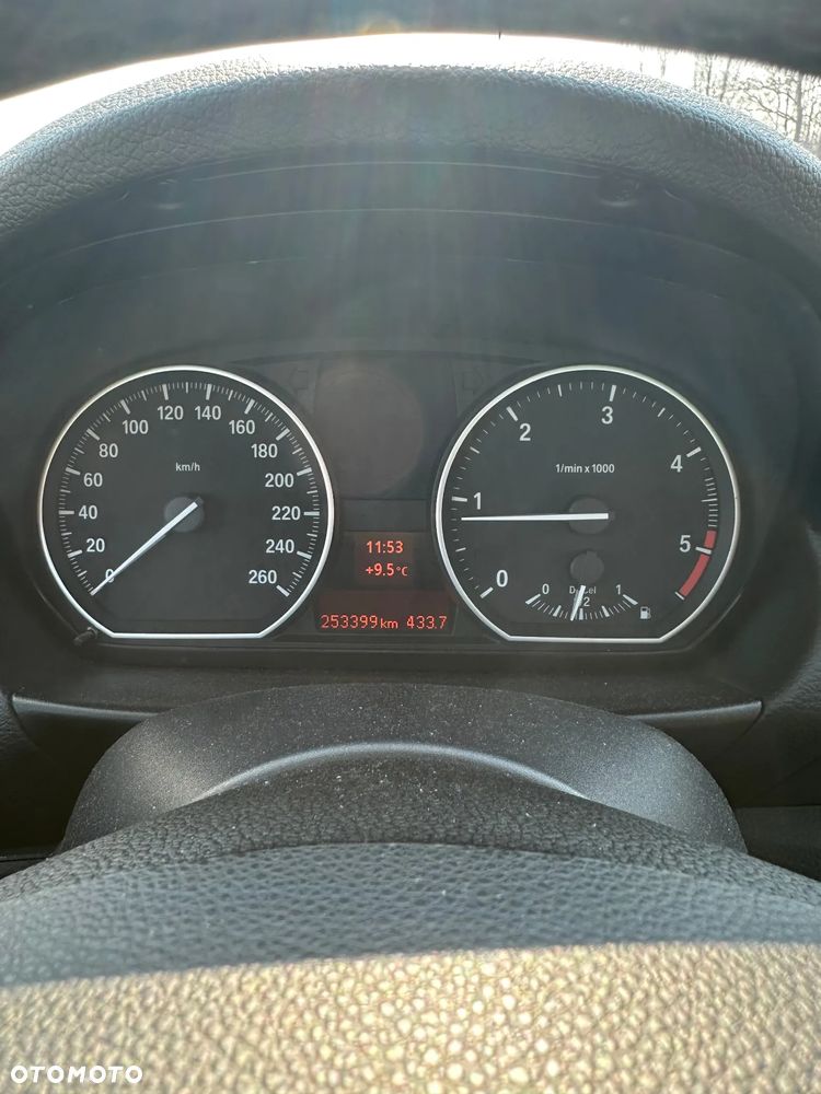 BMW Seria 1 120d DPF - 11