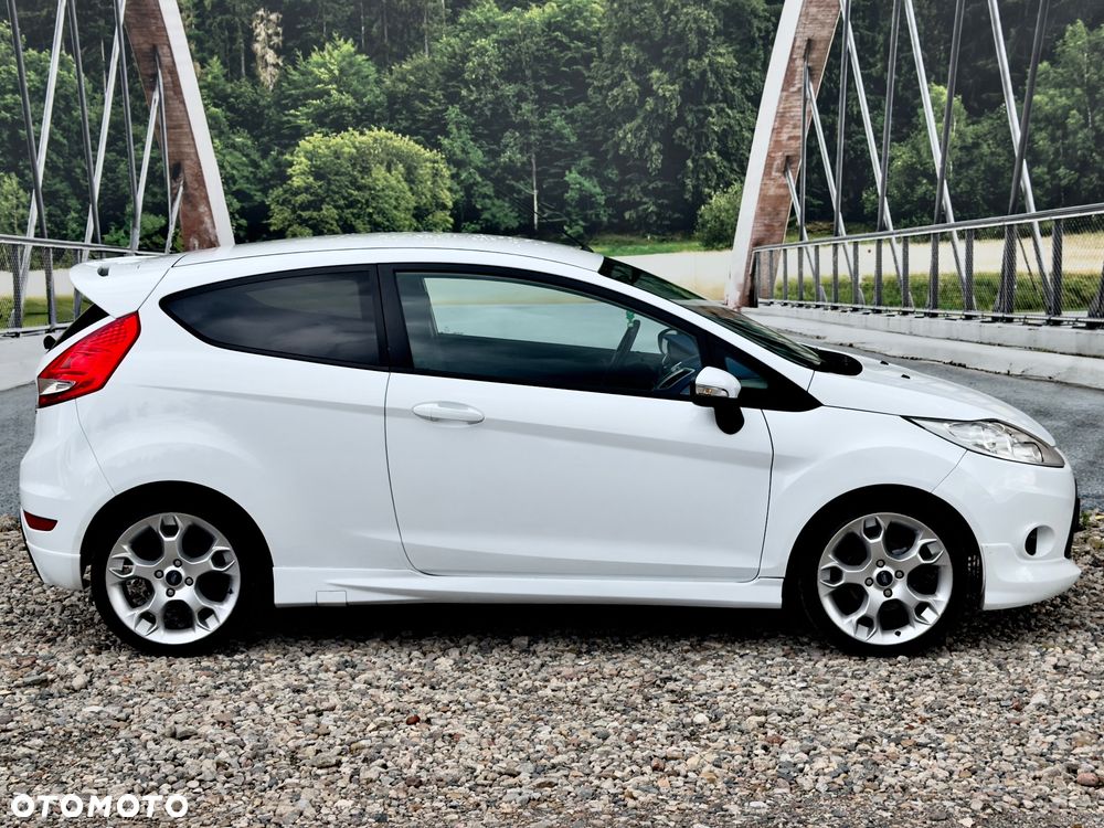 Ford Fiesta 1.6 Sport - 14