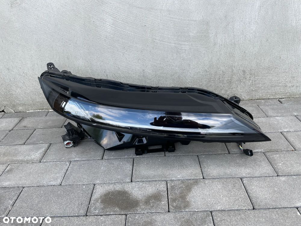 LAMPA PRZEDNIA PRAWA NISSAN ARIYA  2022-- FULL LED - 1