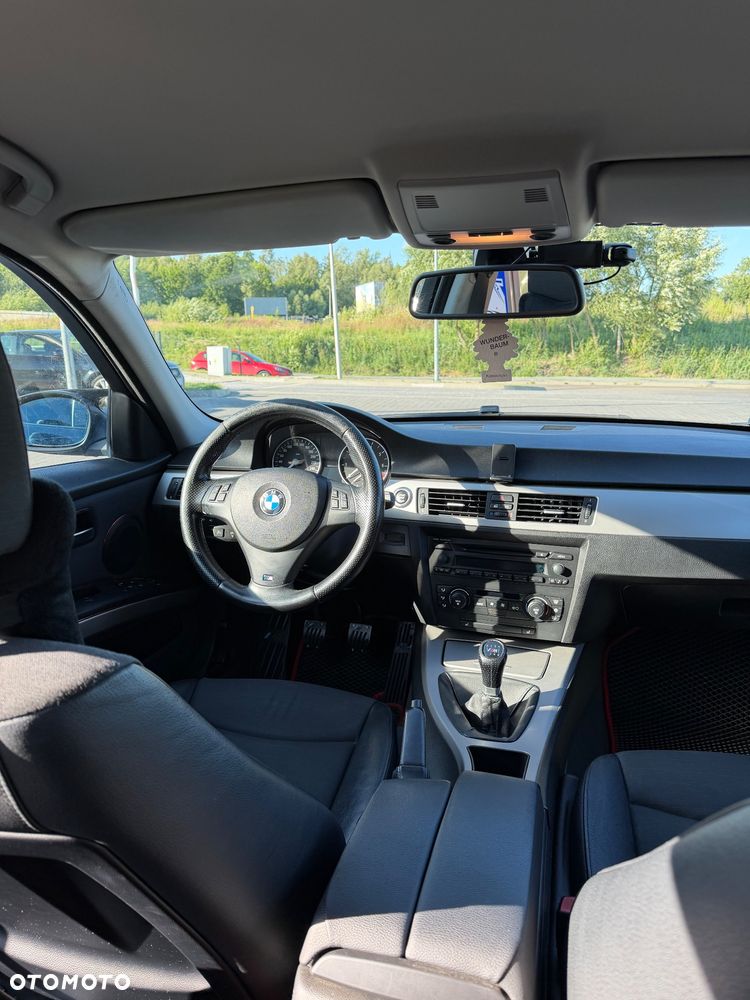 BMW Seria 3 318i - 11