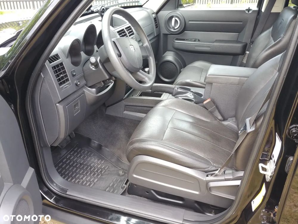 Dodge Nitro - 30