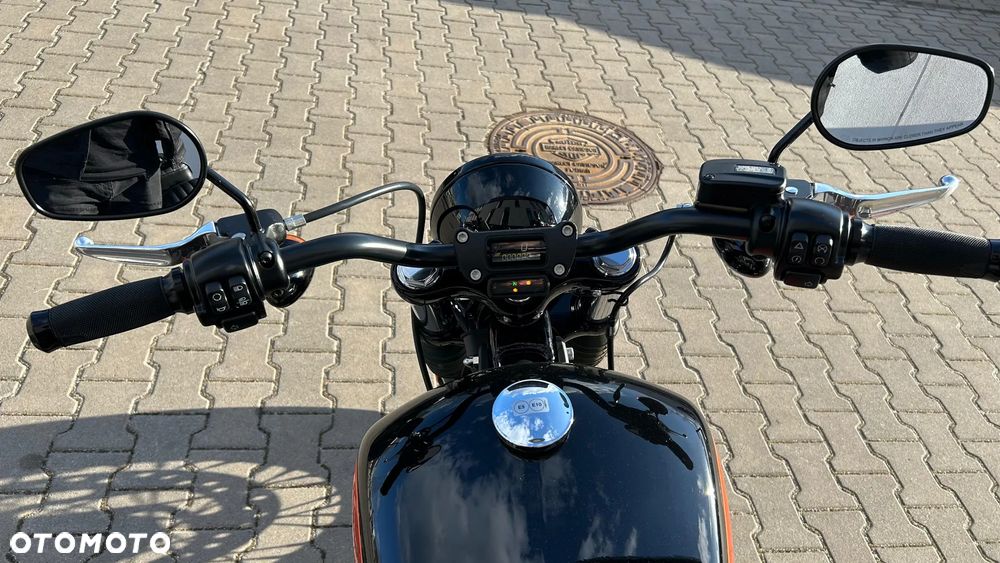 Harley-Davidson Softail Street Bob - 11