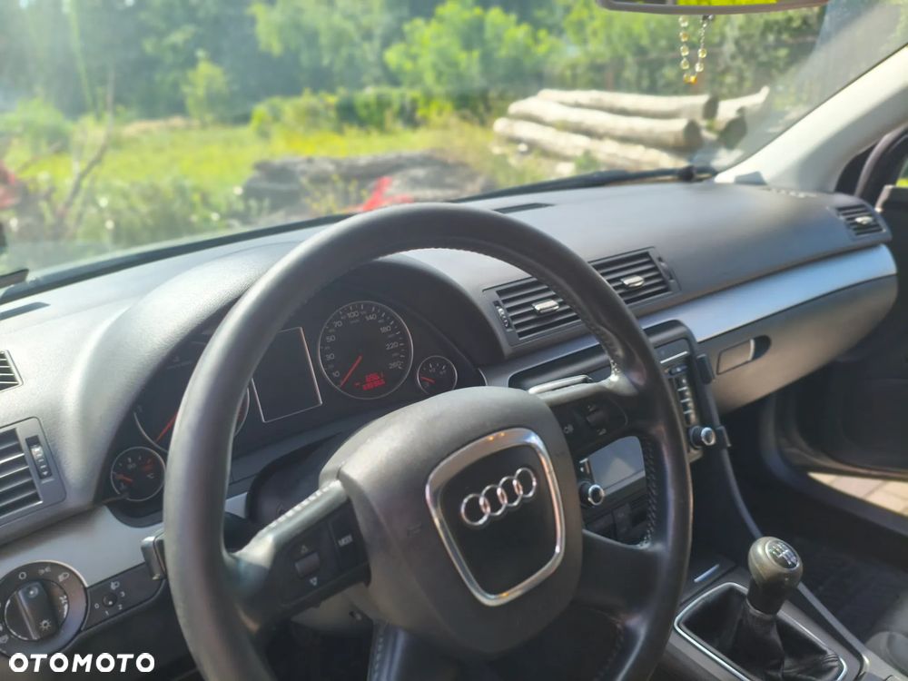 Audi A4 Avant 2.0 TDI - 26