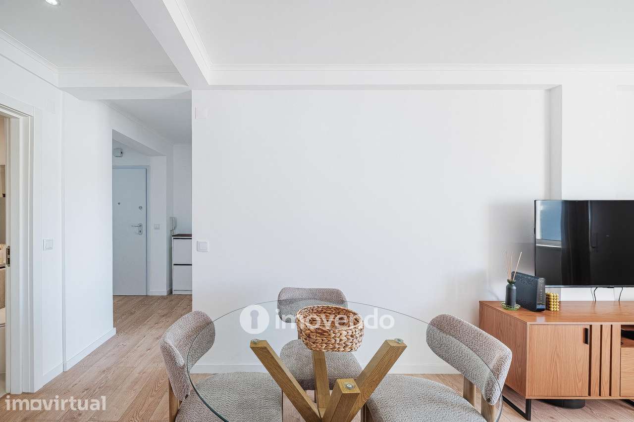 Apartamento T1 totalmente renovado, com luz natural, na Amadora - Grande imagem: 4/36