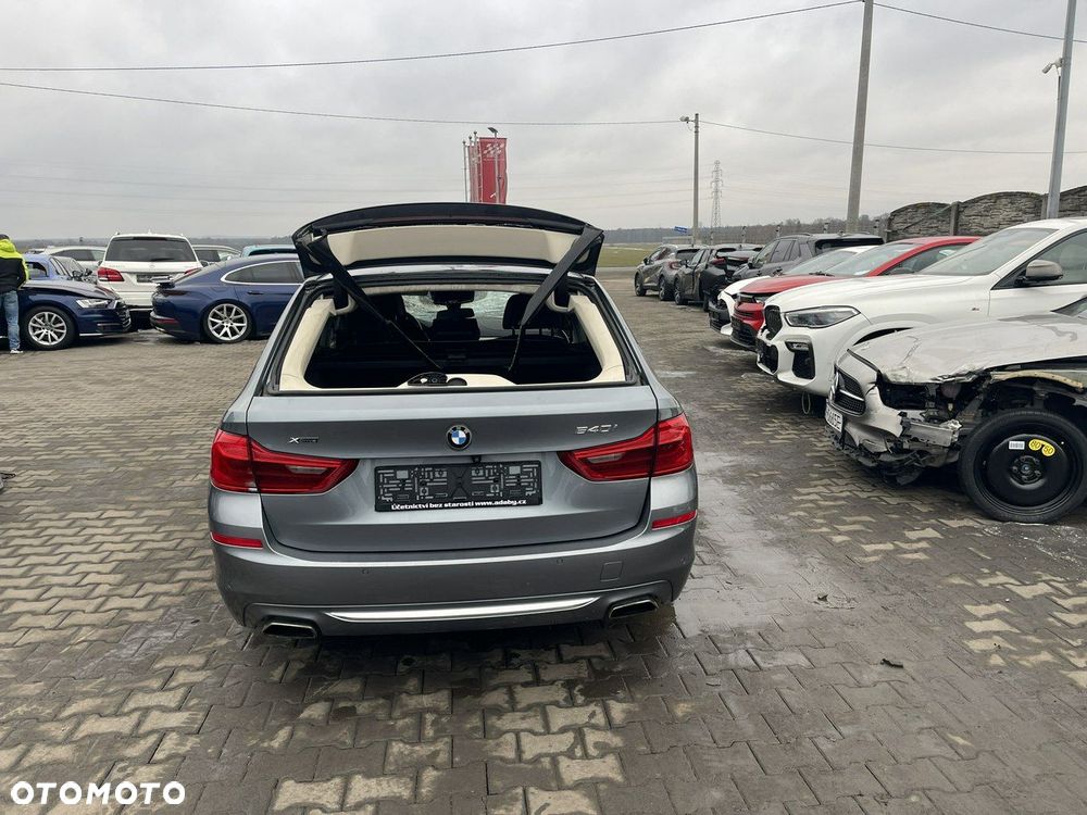 BMW Seria 5 540i xDrive GPF Luxury Line - 2