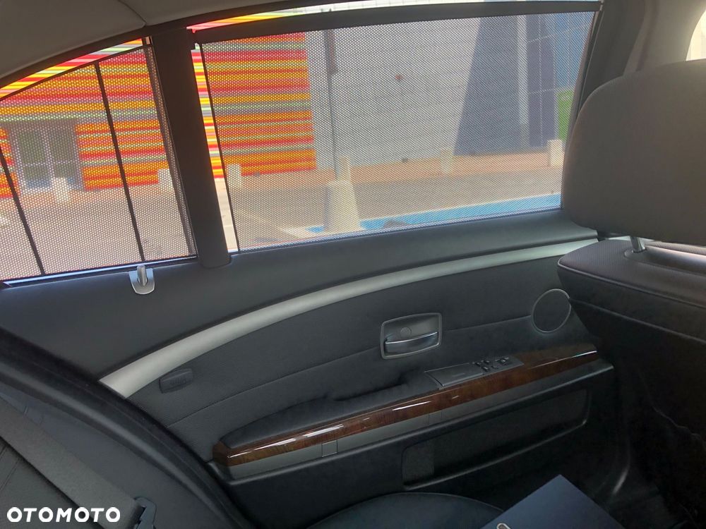 BMW Seria 7 745i L - 30