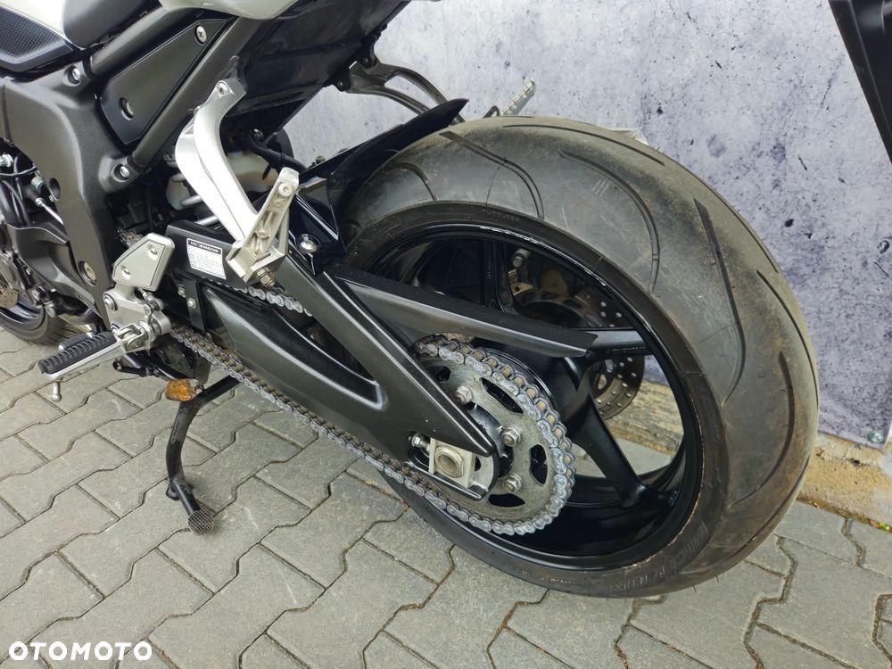 Yamaha FZ - 22