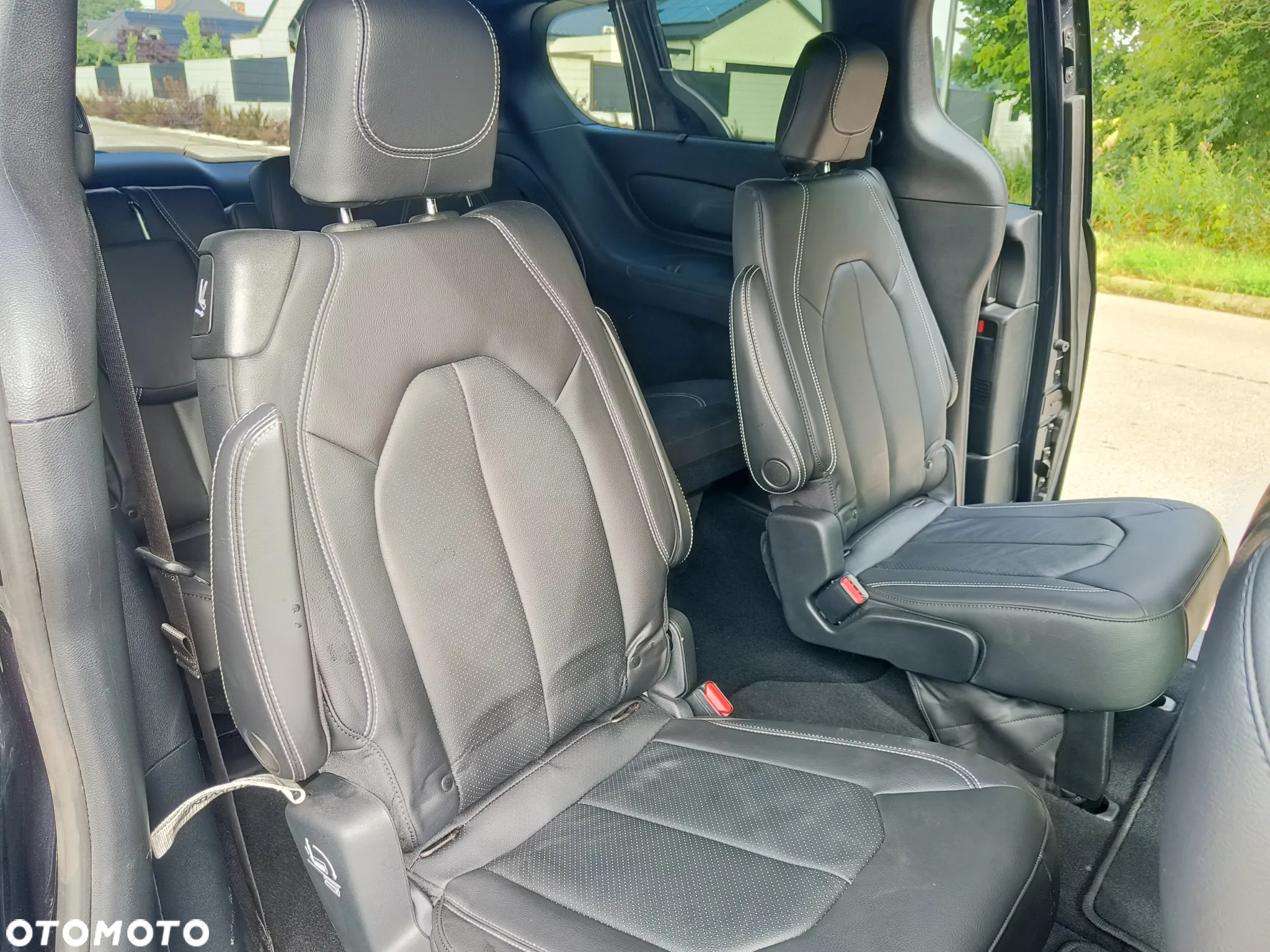 Chrysler Pacifica - 7