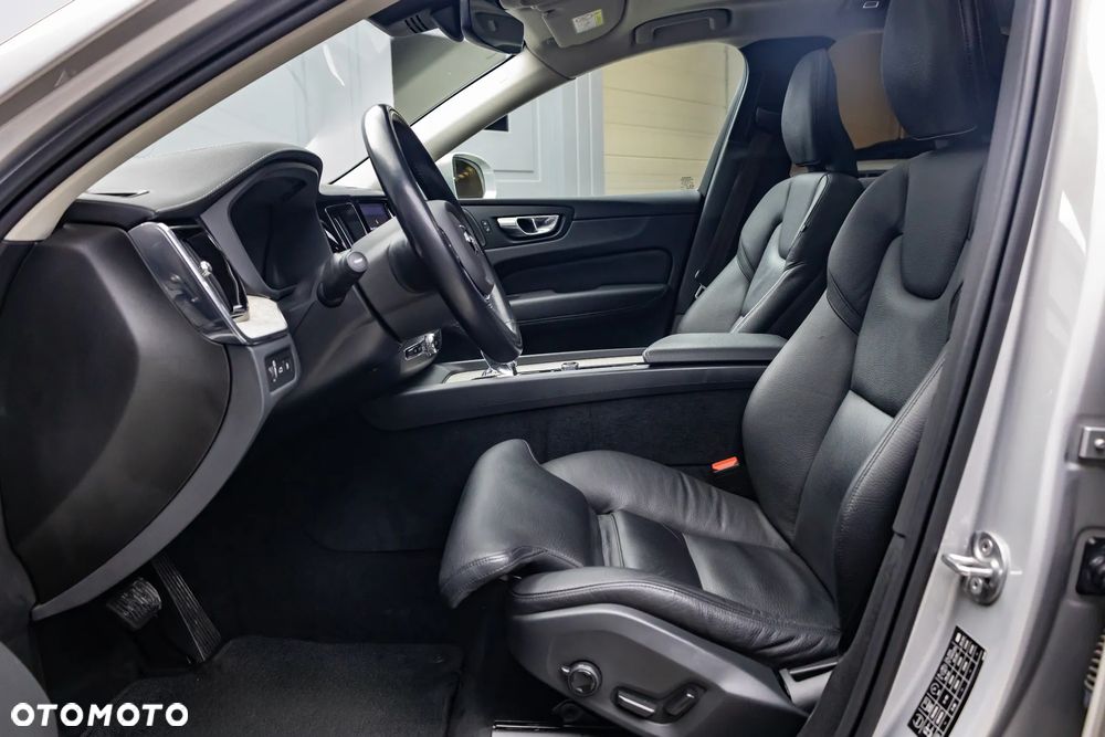 Volvo XC 60 T6 Plug-In Hybrid AWD Plus Bright - 7