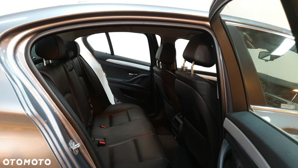 BMW Seria 5 520d xDrive - 7