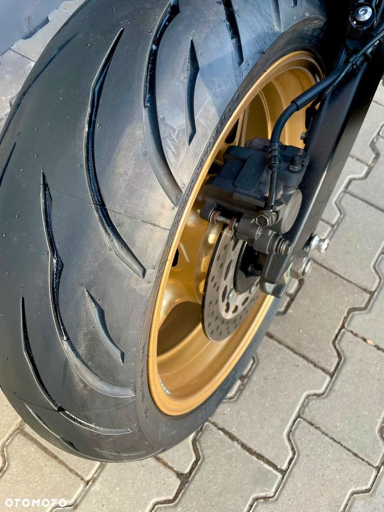 Yamaha FZ8 - 8