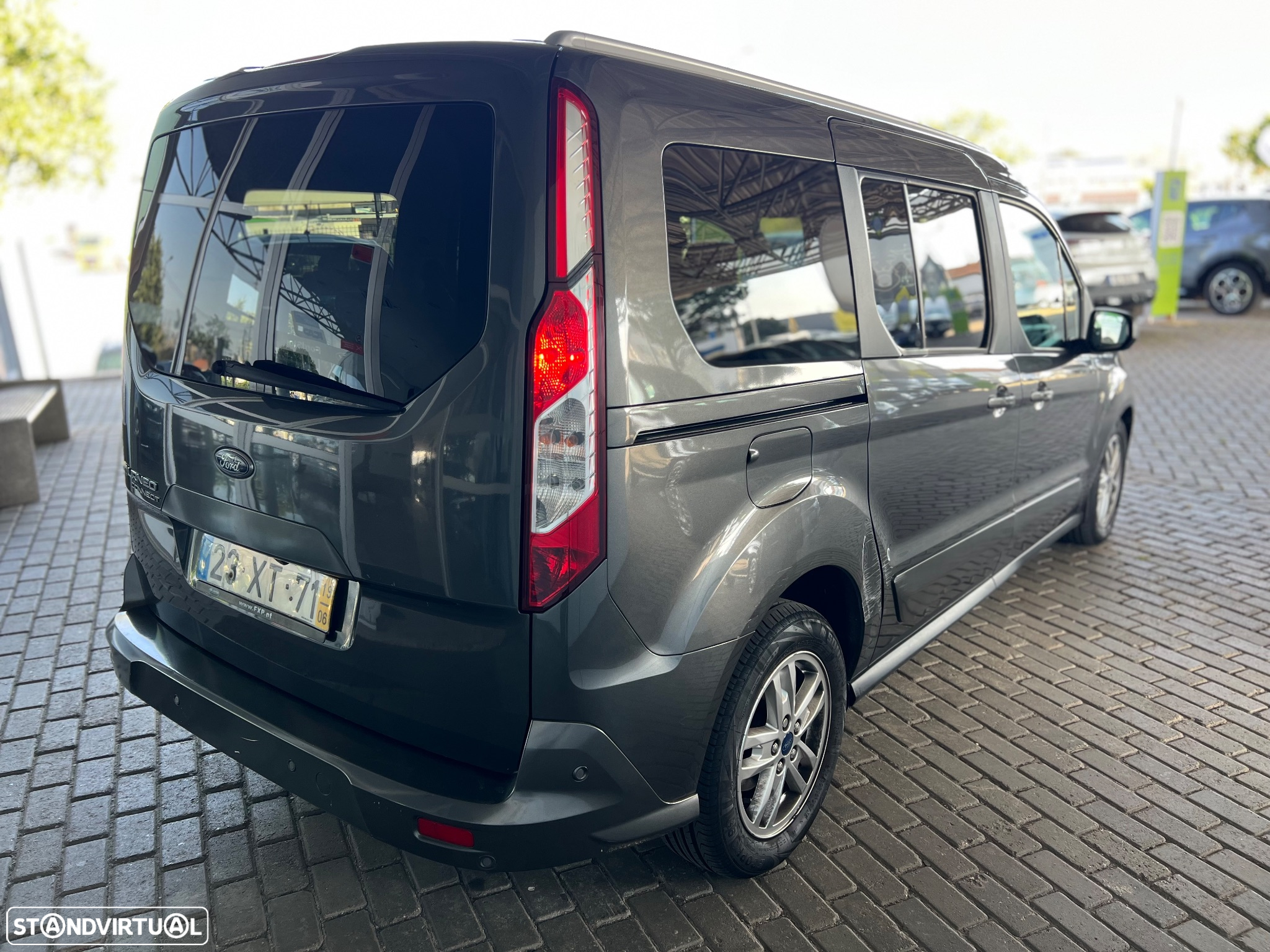 Ford Tourneo Connect Grand 1.5 TDCi Titanium - 4