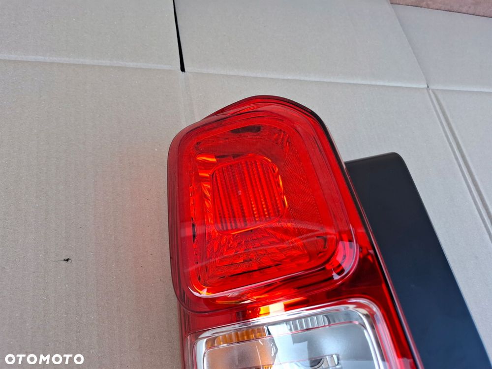 lampa tył jumpy expert proace iii oryginał super stan - 4