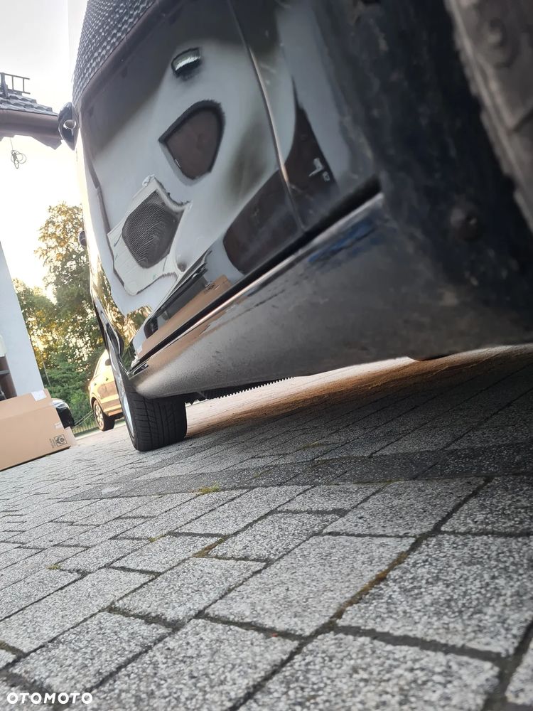 Volkswagen Golf 2.0 TDI DPF BlueMotion Technology MATCH - 32
