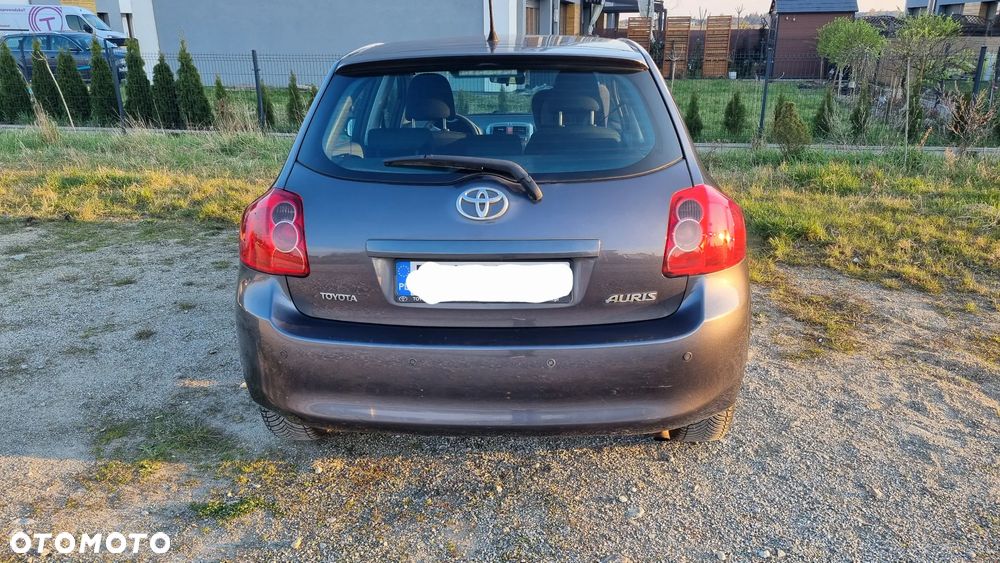 Toyota Auris 1.4 D-4D Premium - 2