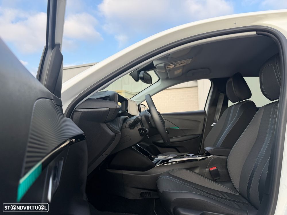 Peugeot e-208 Allure Pack - 14
