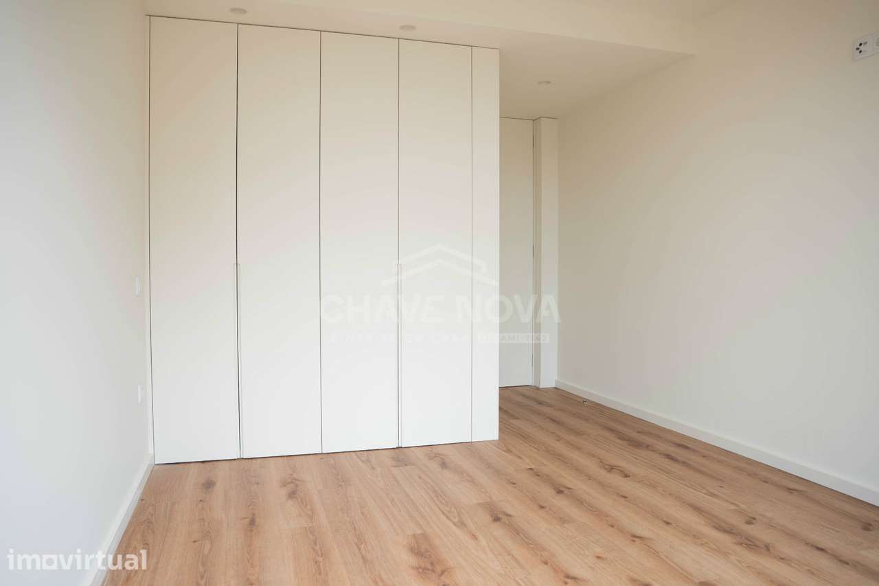 T1 Novo c/ Varanda e Lugar de Garagem em Arcozelo (Praias) - Grande imagem: 4/13