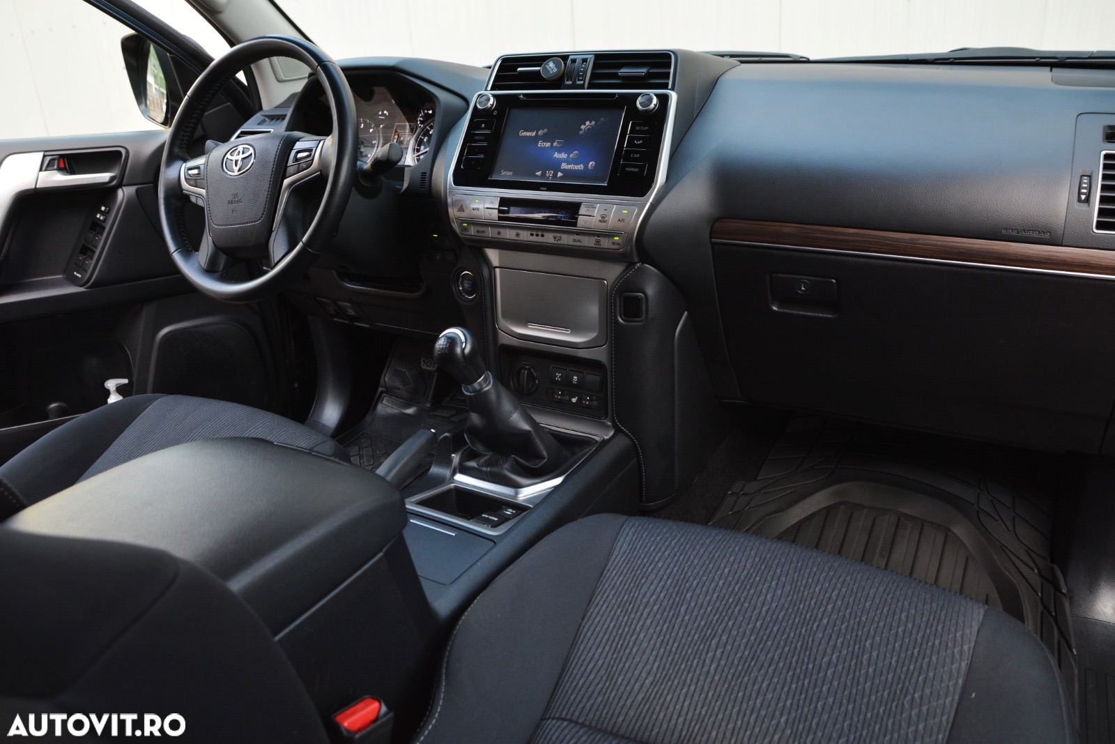 Toyota Land Cruiser 2.8l Turbo D-4D M/T Executive - 6