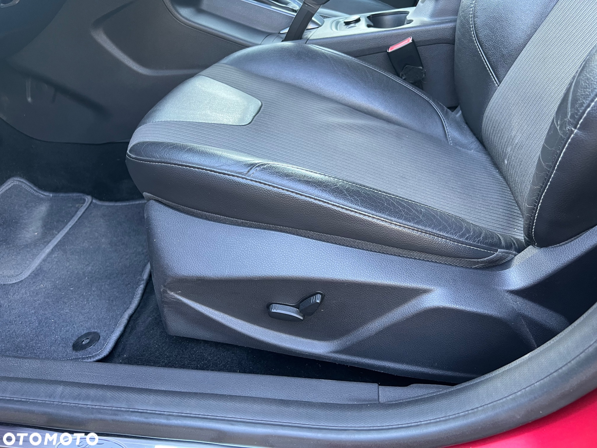 Ford Focus 1.6 EcoBoost Titanium - 18