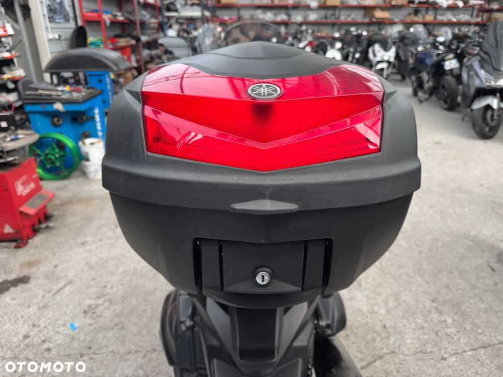 Yamaha X-max - 9