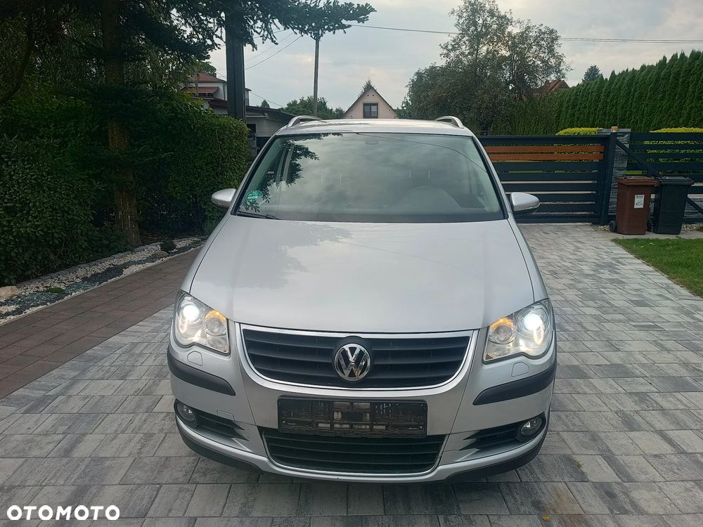 Volkswagen Touran - 9