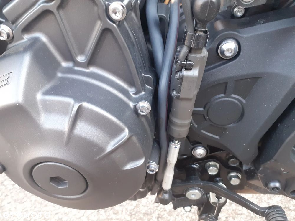 Yamaha MT - 24