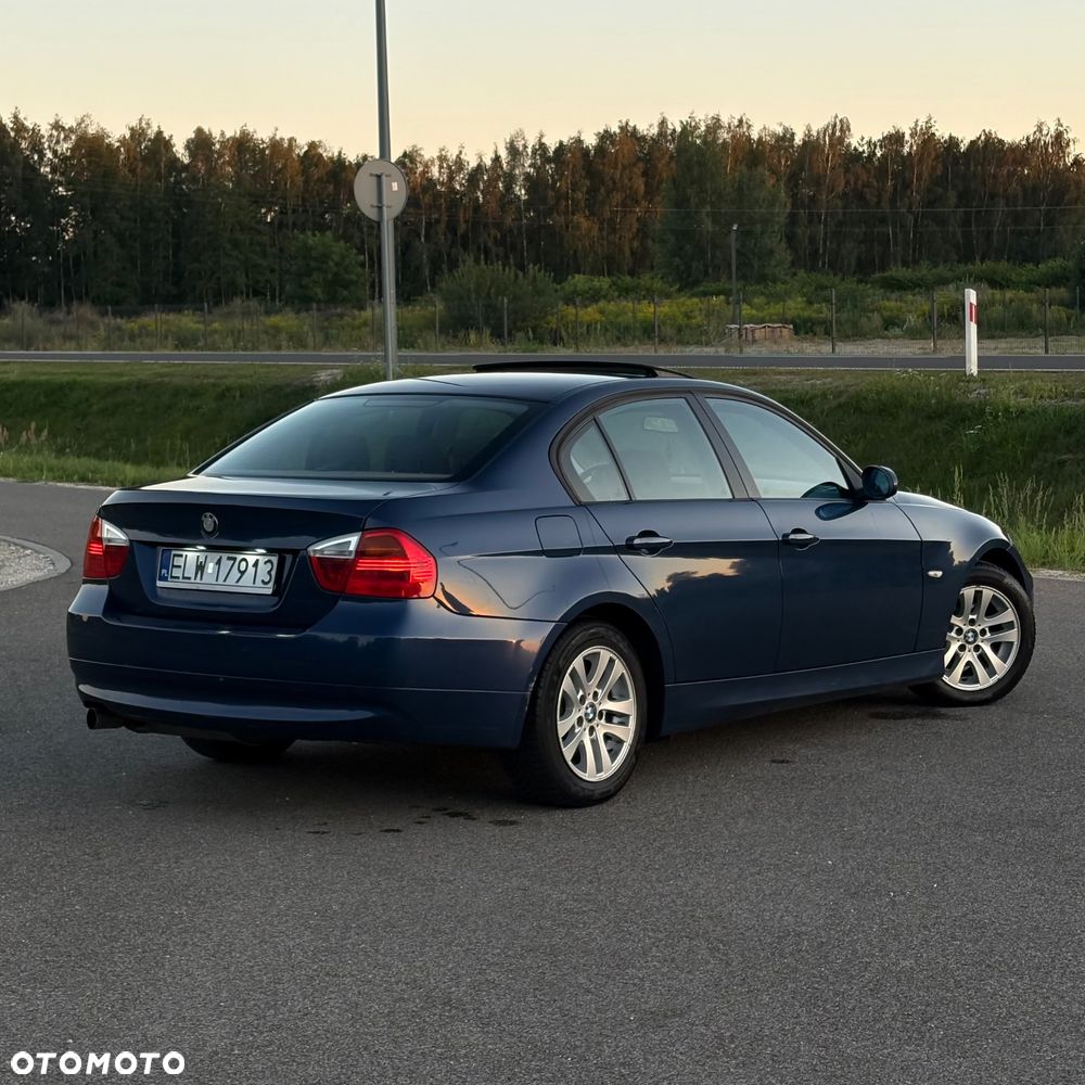 BMW Seria 3 320i - 4