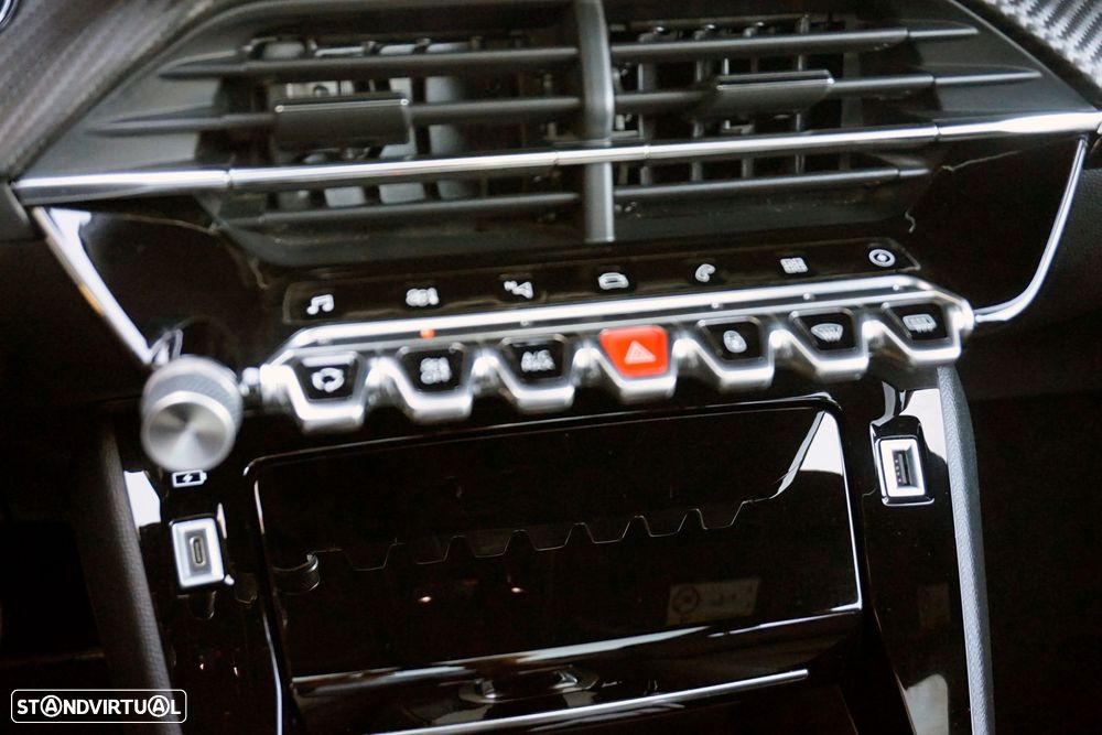 Peugeot e-208 50 kWh GT Line - 29