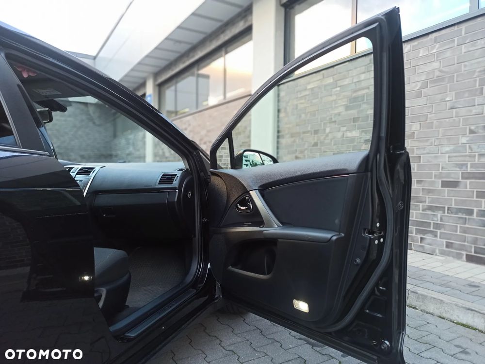 Toyota Avensis 1.8 Active - 18