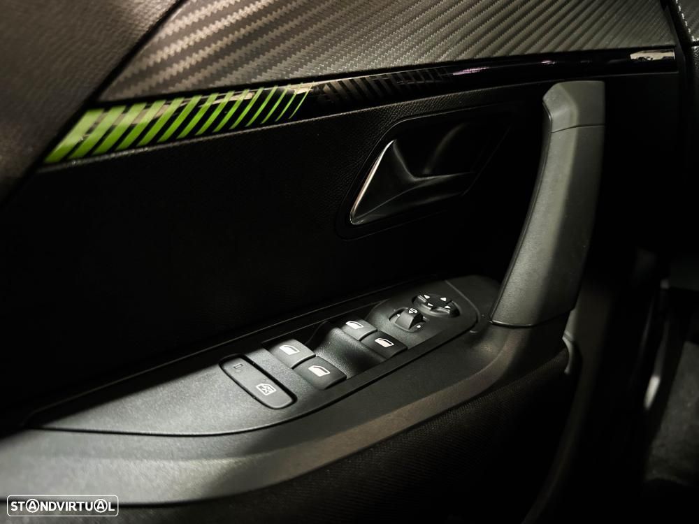 Peugeot 2008 1.2 PureTech Allure Pack - 42