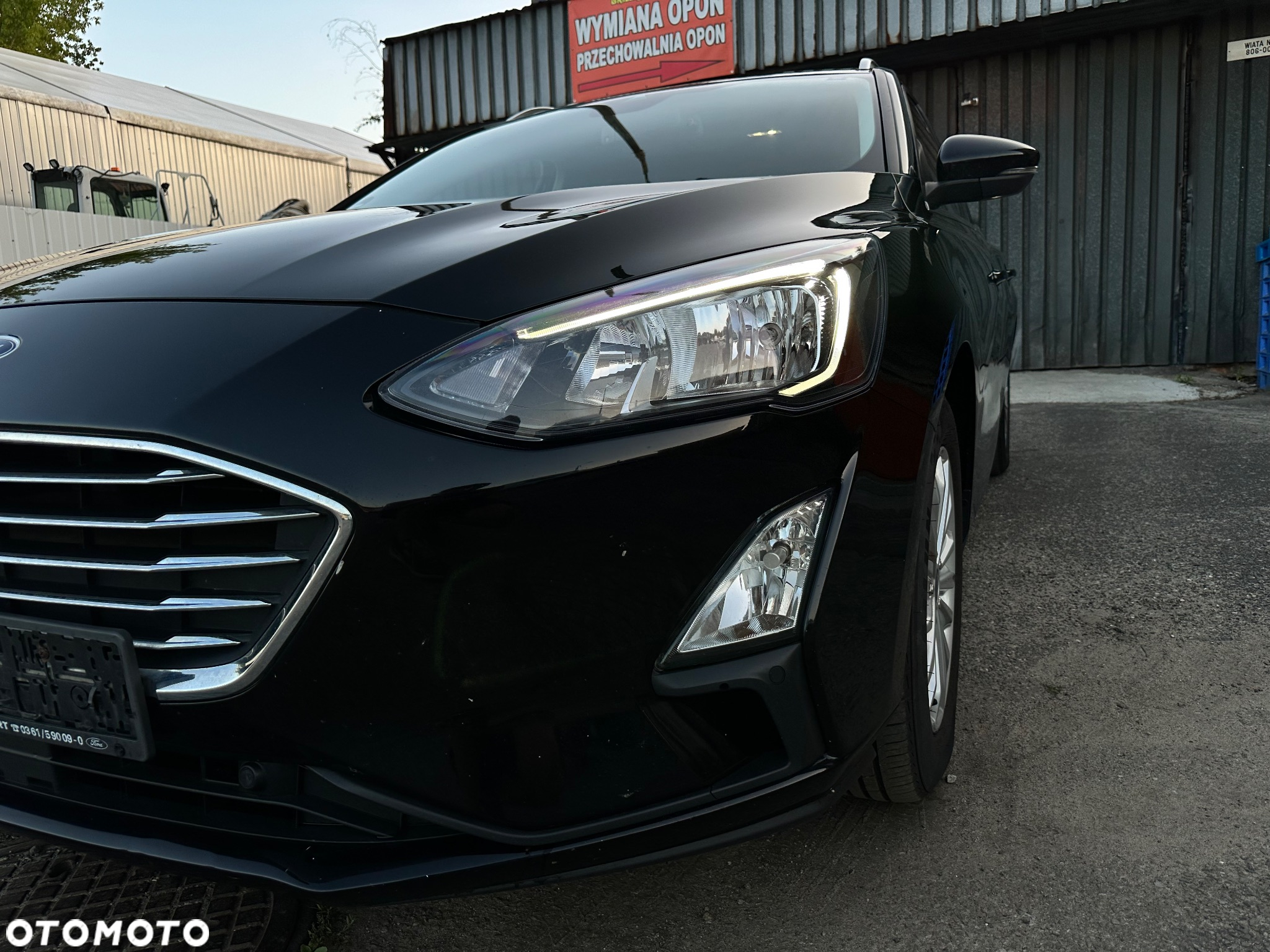 Ford Focus Turnier 1.5 EcoBlue Start-Stopp-System TITANIUM DESIGN - 25