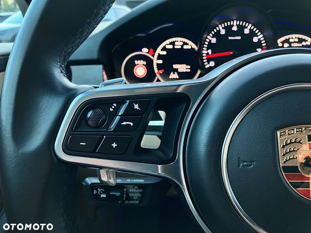 Porsche Cayenne - 26