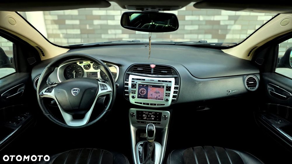 Lancia Delta 1.8 T-Jet Platino Sportronic - 13