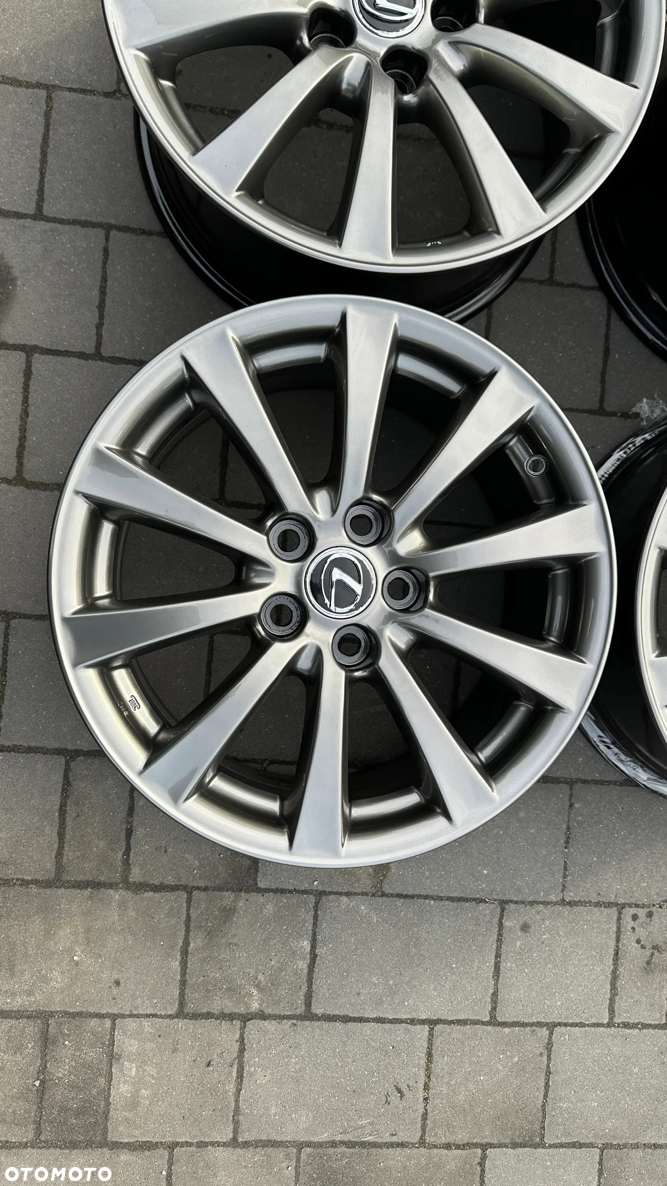 FELGI ALUMINIOWE Lexus Toyota r17 kola alufelgi 5x114.3 GRAFIT ET45 8JX17H2 - 4
