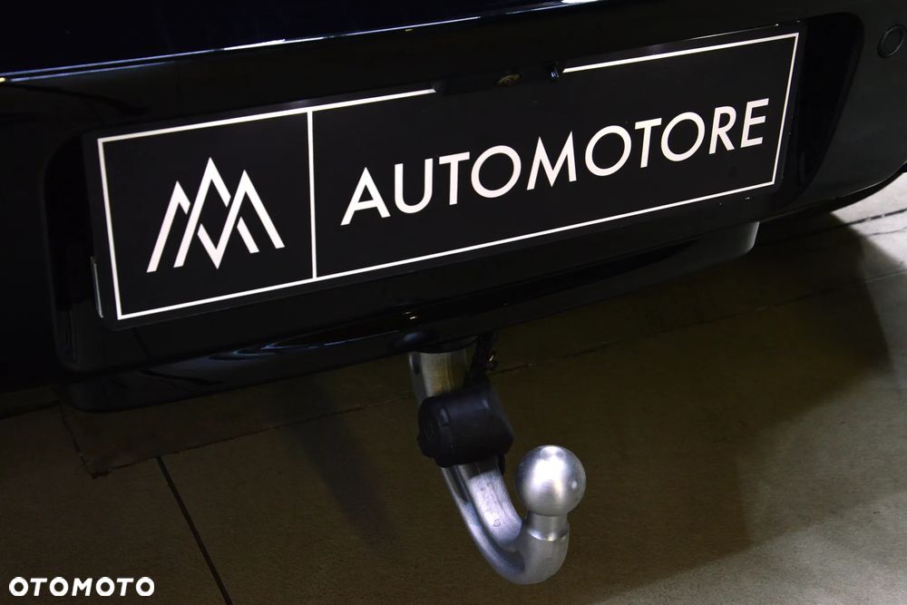 Land Rover Defender 110 D300 X-Dynamic HSE - 9