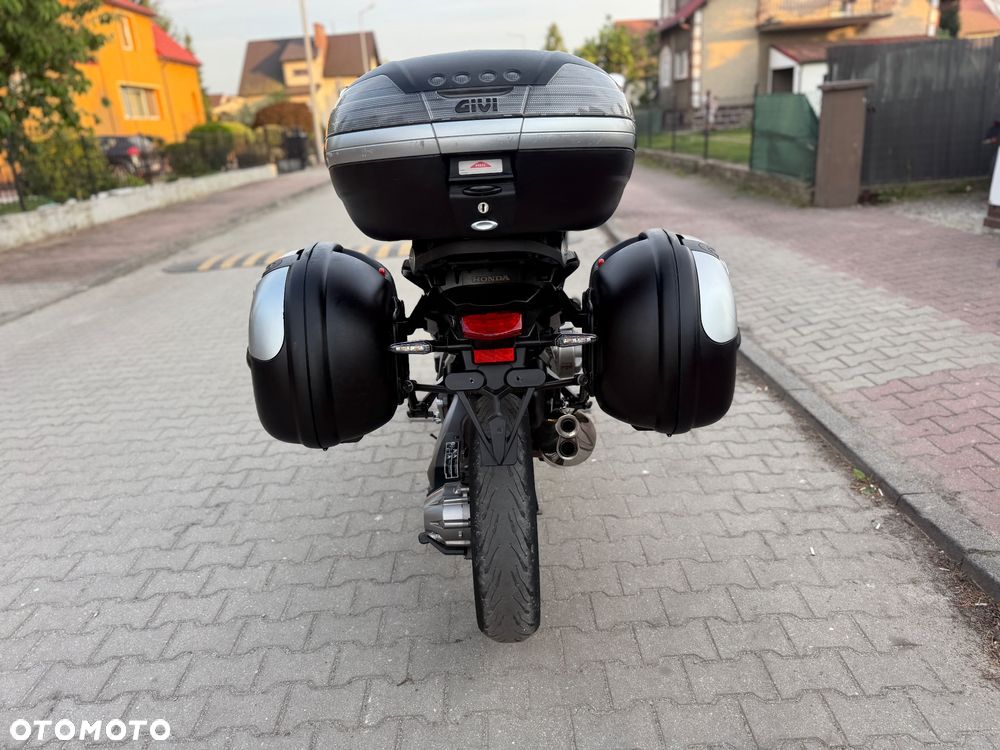 Honda VFR - 14