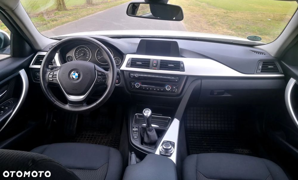 BMW Seria 3 318d DPF - 13