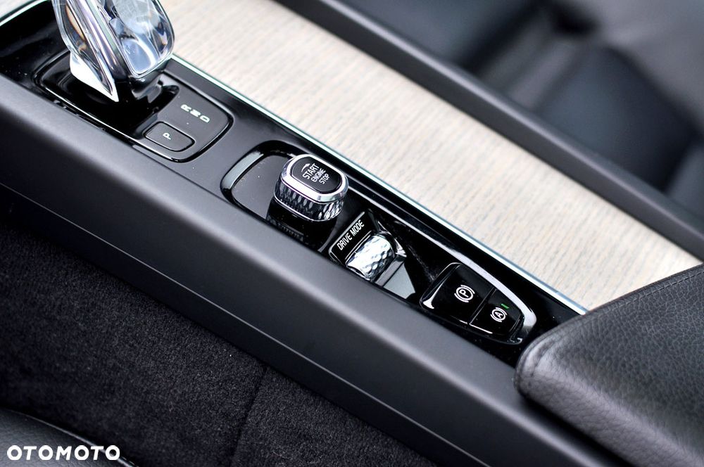 Volvo XC 60 T8 AWD Plug-In Hybrid Inscription - 31