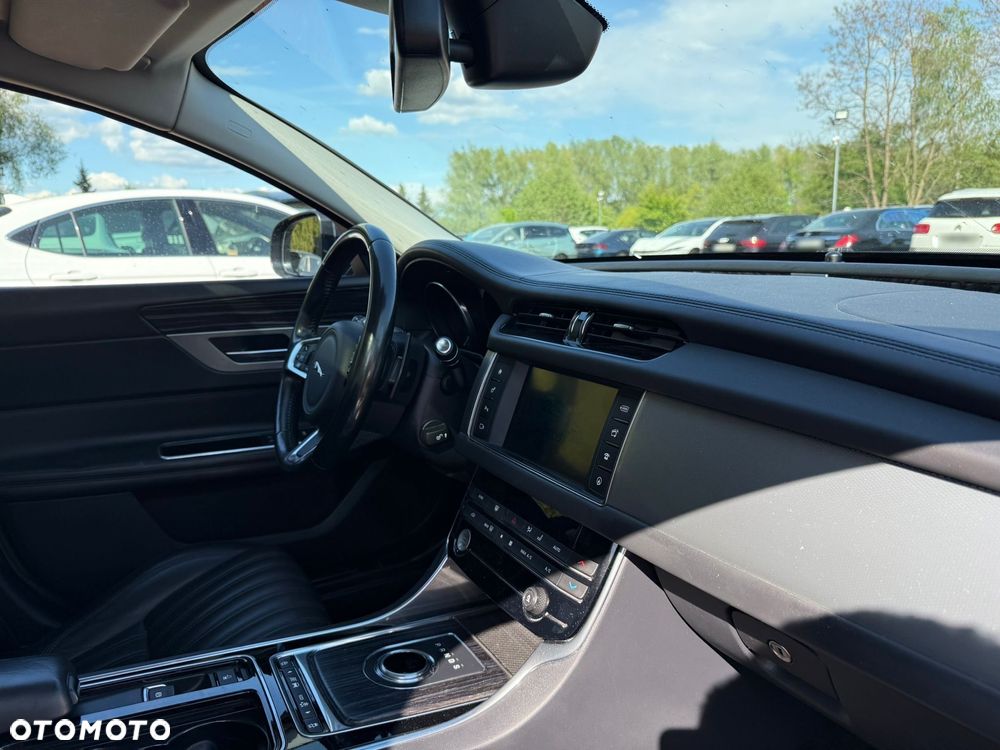 Jaguar XF 2.0 i4D Prestige - 16