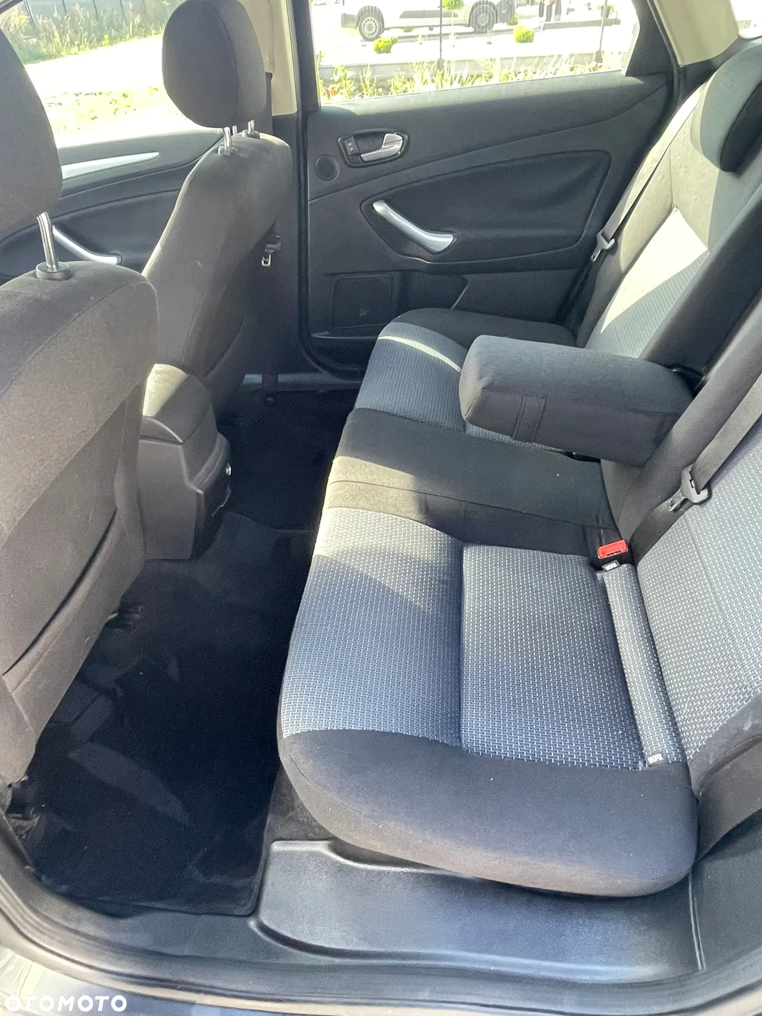 Ford Mondeo 1.8 TDCi Ambiente - 13