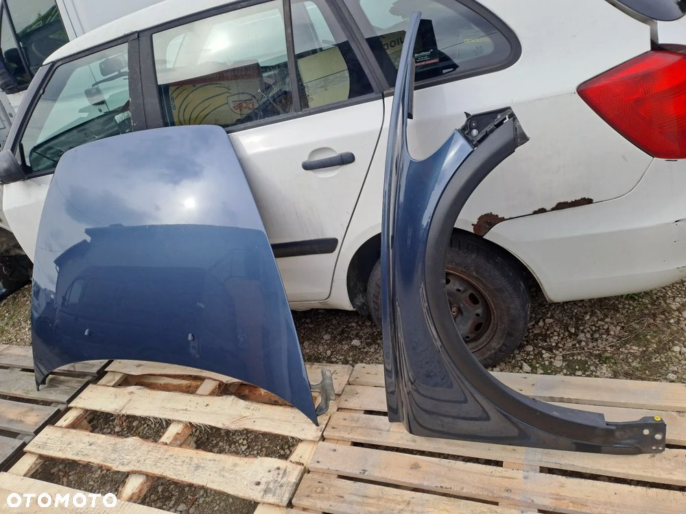 Volvo C30 klapa bagażnika R-Design kod lakieru 466-46 i inne - 6