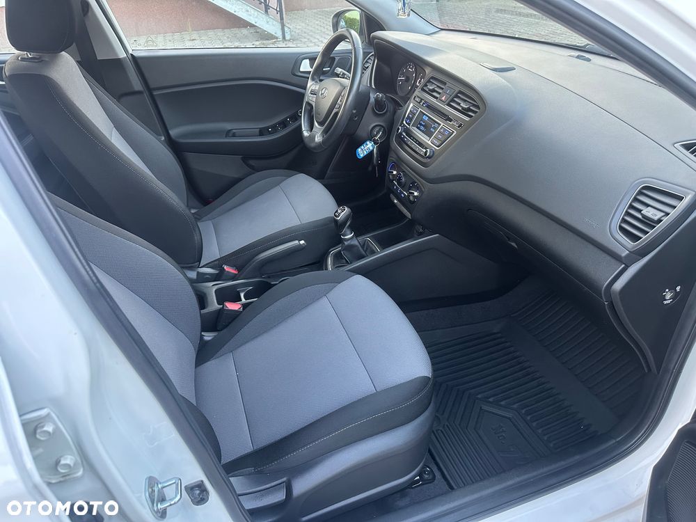 Hyundai i20 1.4 Comfort - 22