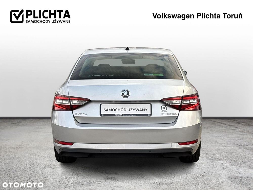 Skoda Superb 2.0 TDI Ambition DSG - 8