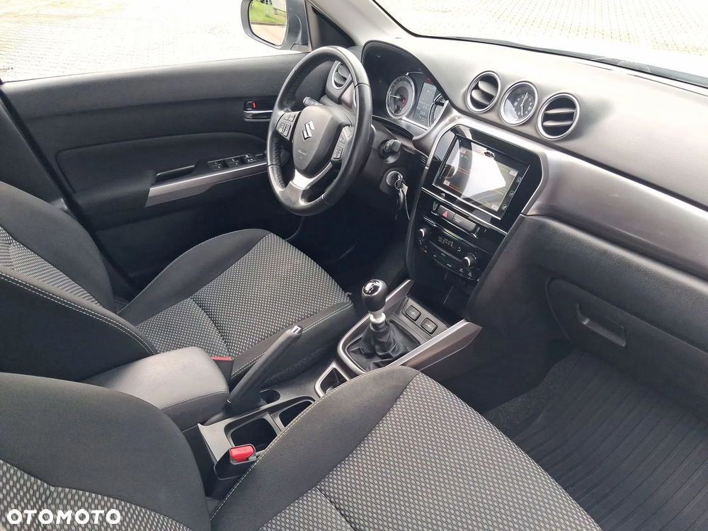 Suzuki Vitara 1.4 Boosterjet SHVS Premium 2WD - 36