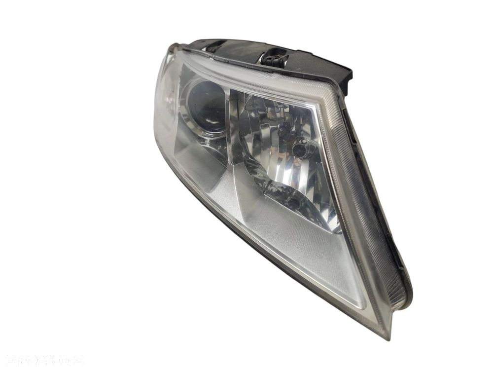 LAMPA PRAWY PRZÓD KIA MAGENTIS II LIFT (2008-2010) 2.0 CRDI 150KM 92102-2G5XX - 2
