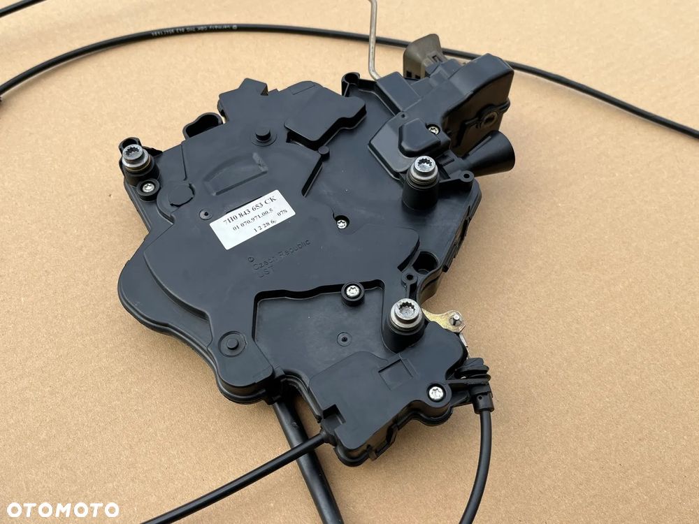 ZAMEK DRZWI BOCZNYCH PRZESUWNYCH ELEKTRYCZNY TYŁ LEWY 7H0843653CK VW T5 - 4