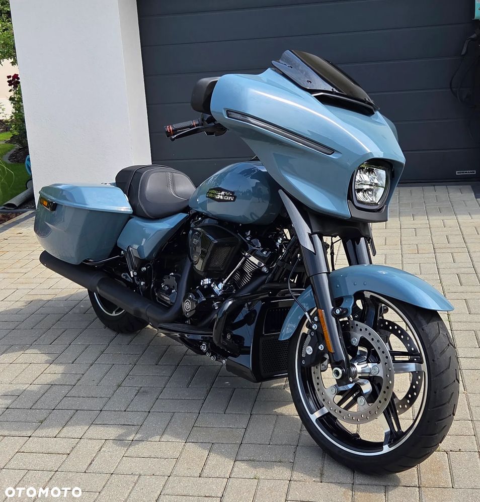 Harley-Davidson Touring Street Glide - 2