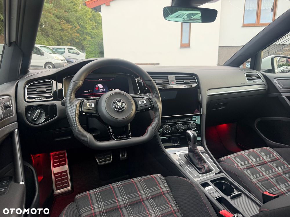 Volkswagen Golf GTI (BlueMotion Technology) DSG - 27
