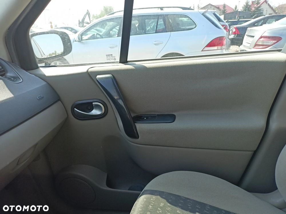 Renault Scenic - 10